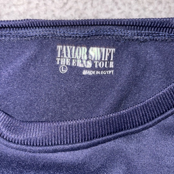 Taylor Swift Sweatshirt The Eras Tour Large US And International Dates Blue - Picture 4 of 4